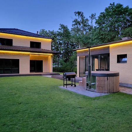Vomikay Villa Tallinn Exteriör bild
